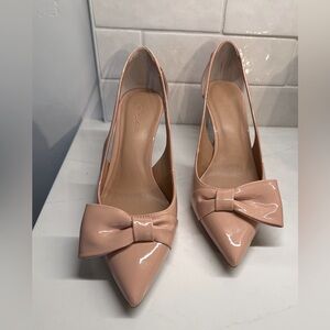Chic Nude Bow Slingback Heels - NEW